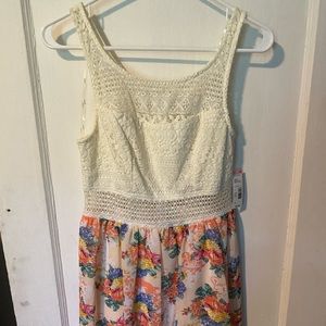 Lacy top floral bottom sun dress NWT